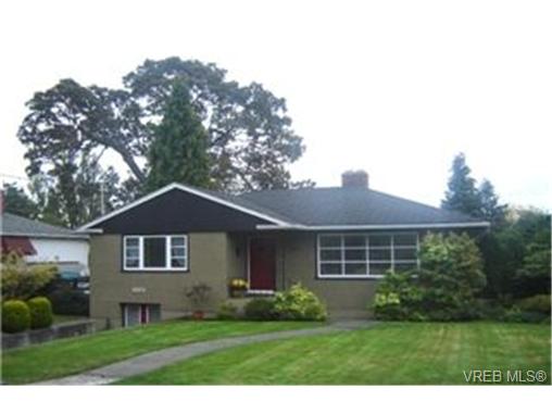 Main Photo: 1558 Oak Crest Drive in VICTORIA: SE Cedar Hill Single Family Detached for sale (Saanich East) : MLS(r) # 236664