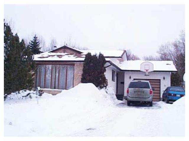 Main Photo: 11 POLARIS Avenue in WINNIPEG: Charleswood Residential for sale (South Winnipeg) : MLS®# 2401699