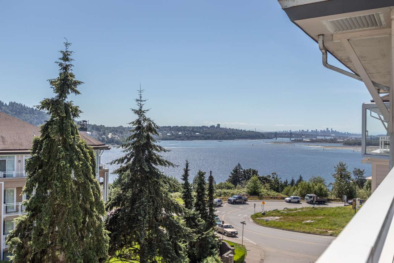 FEATURED LISTING: 505 - 3608 DEERCREST Drive North Vancouver