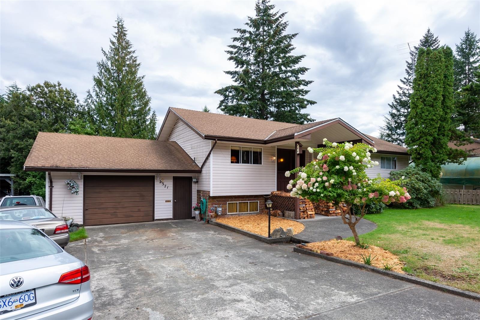 FEATURED LISTING: 2371 Dolly Varden Rd