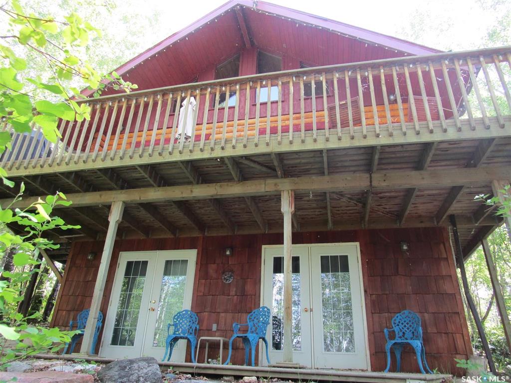 FEATURED LISTING: 101 Oskunamoo Drive Greenwater Provincial Park