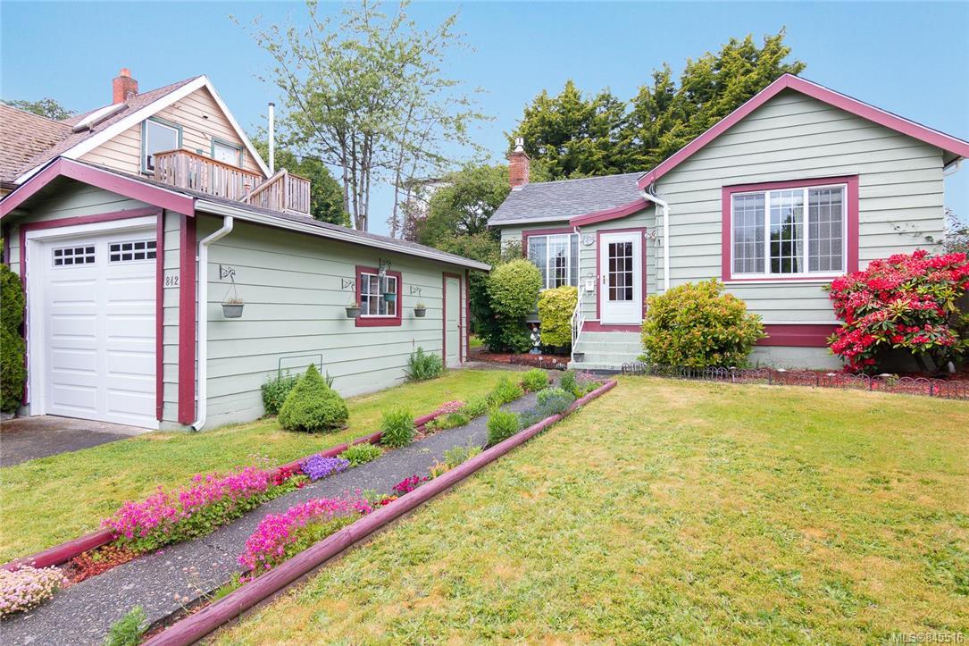 FEATURED LISTING: 842 Wollaston St