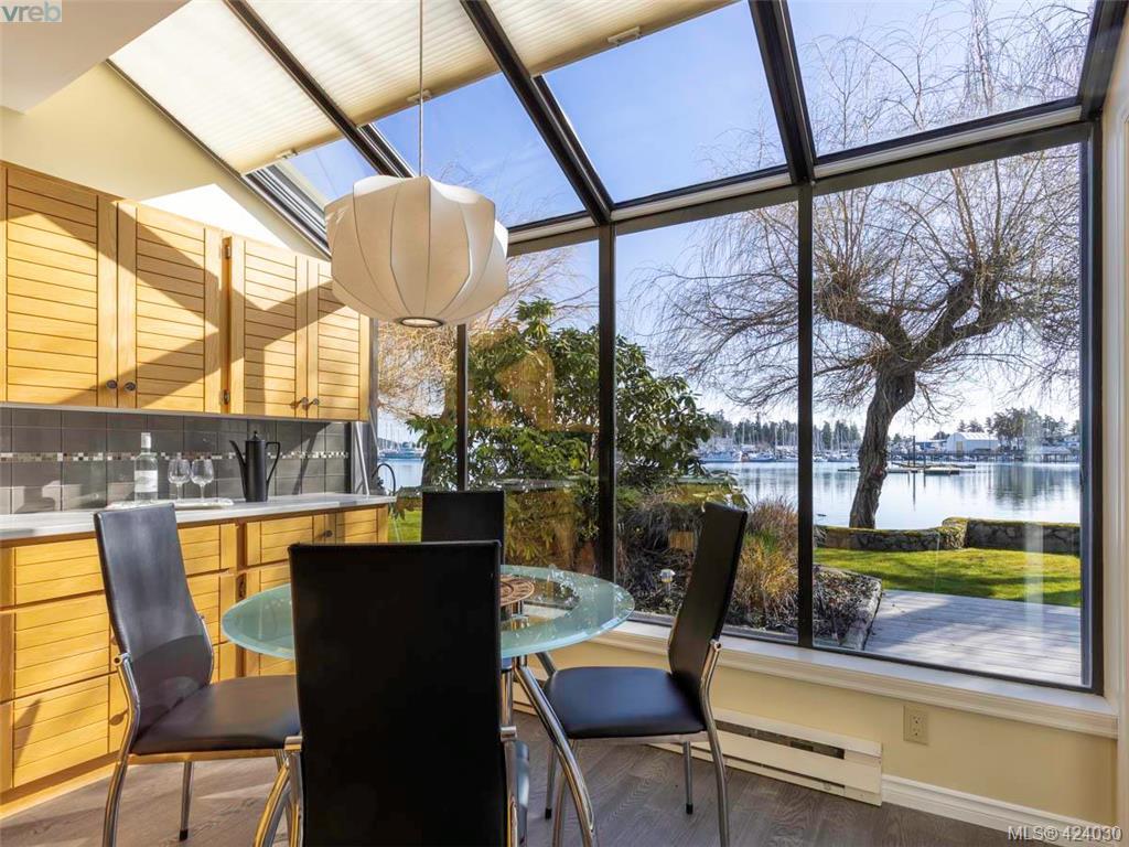 FEATURED LISTING: 22 - 10457 Resthaven Drive SIDNEY