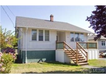 Main Photo: 227 Beechwood Avenue in VICTORIA: Vi Fairfield East Single Family Detached for sale (Victoria) : MLS®# 252672