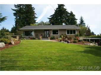 Main Photo: 4545 Duart Road in VICTORIA: SE Gordon Head Single Family Detached for sale (Saanich East) : MLS®# 267899