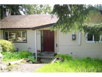 FEATURED LISTING: 3011 Glen Lake Rd VICTORIA