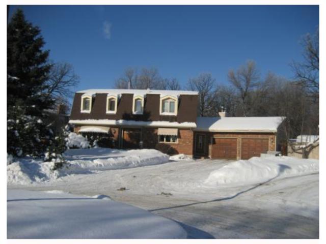 Main Photo: 19 DENTON Place in WINNIPEG: Charleswood Residential for sale (South Winnipeg) : MLS®# 2900847