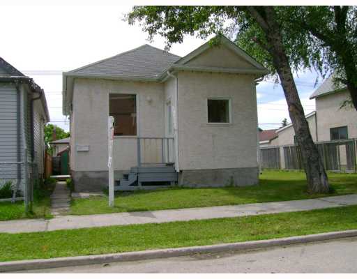 Main Photo: 1386 ALEXANDER Avenue in WINNIPEG: Brooklands / Weston Residential for sale (West Winnipeg) : MLS®# 2913735