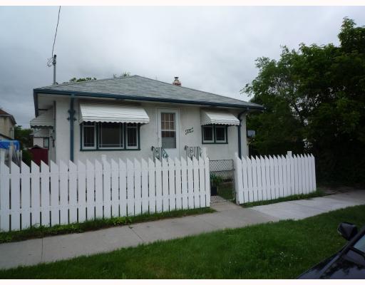 Main Photo: 491 MAGNUS Avenue in WINNIPEG: North End Residential for sale (North West Winnipeg) : MLS®# 2913486
