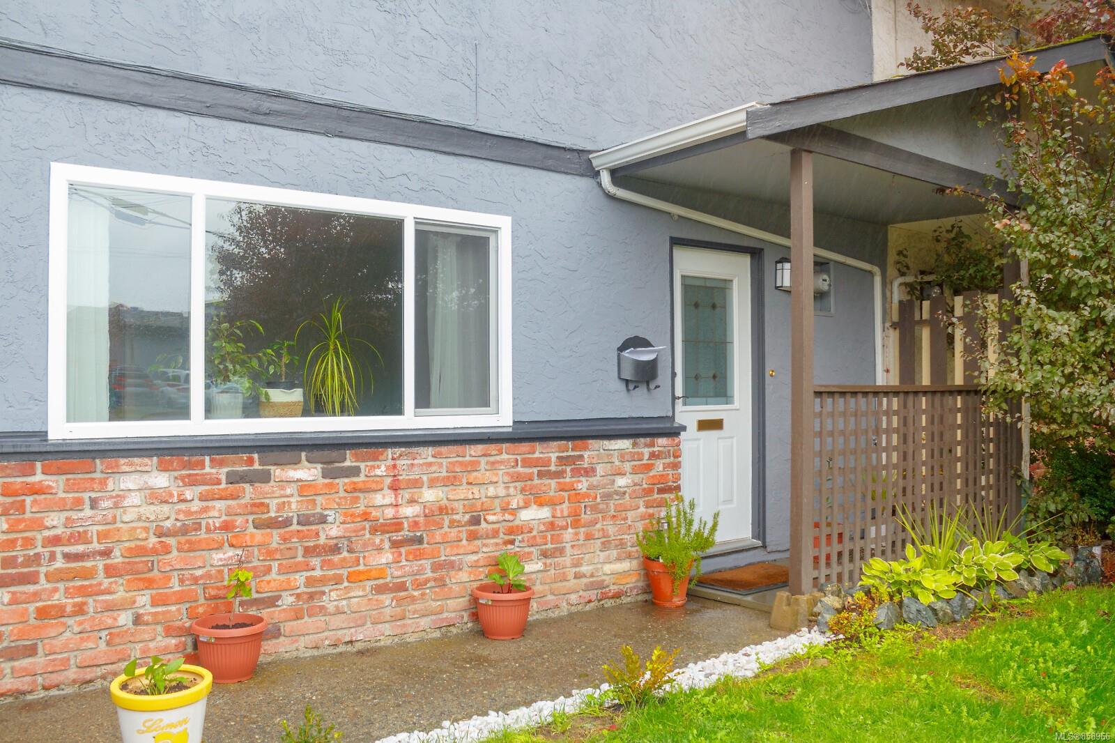 FEATURED LISTING: 728 Danbrook Ave