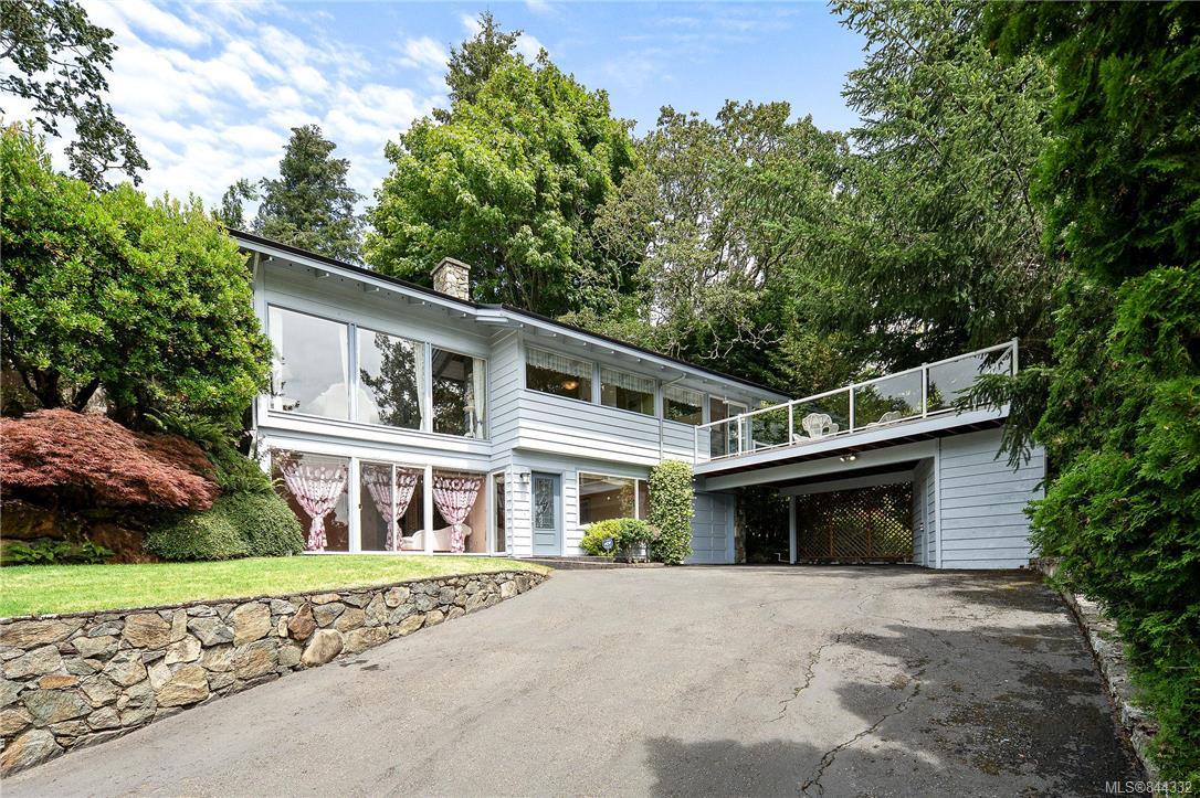 FEATURED LISTING: 948 Kentwood Terr Saanich