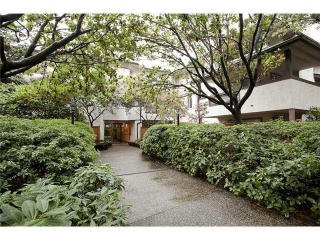 Main Photo: 213 809 W 16th Street in North Vancouver: Condo for sale
