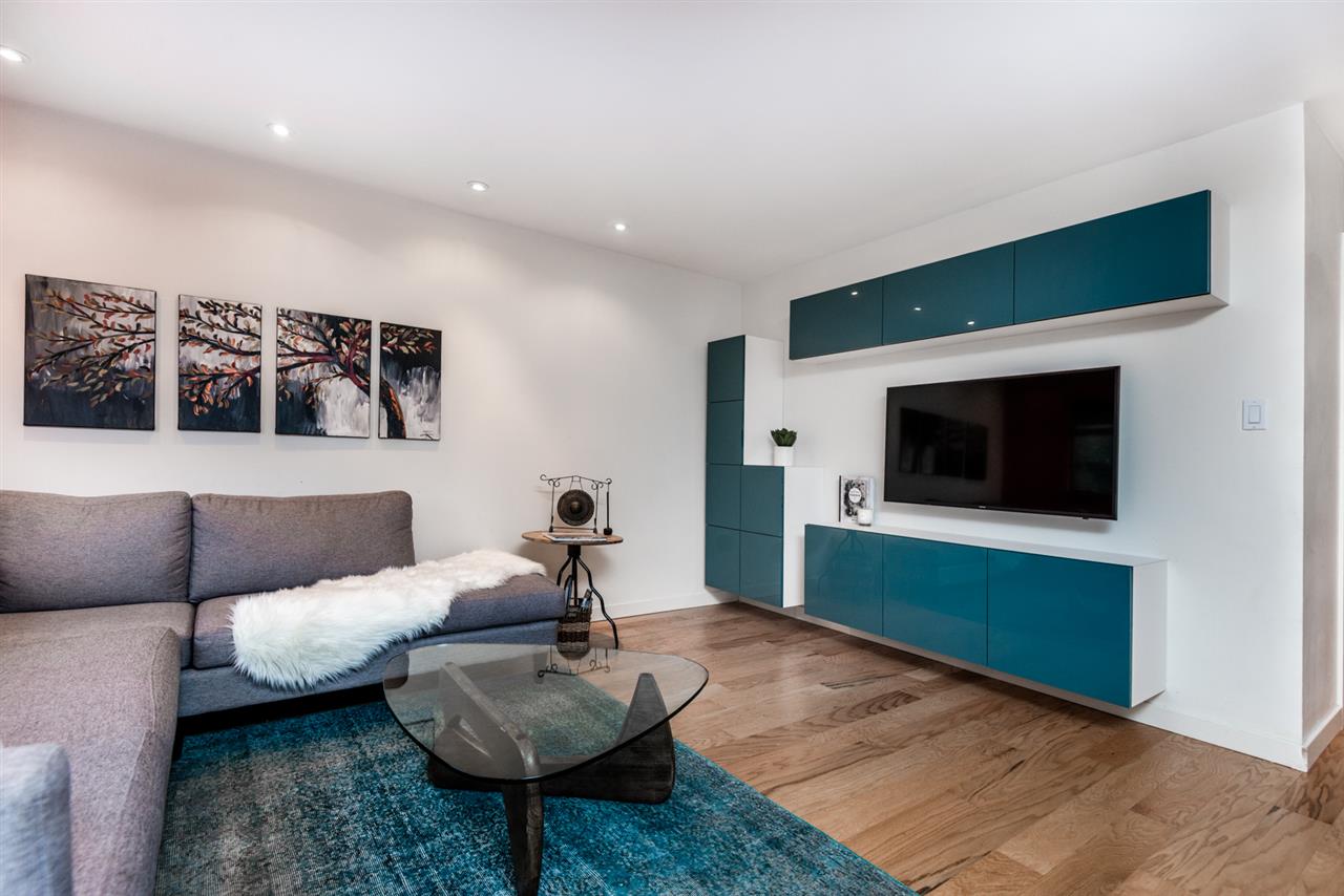 Main Photo: 3341 MOUNTAIN HIGHWAY in North Vancouver: Lynn Valley Townhouse for sale : MLS®# R2237498