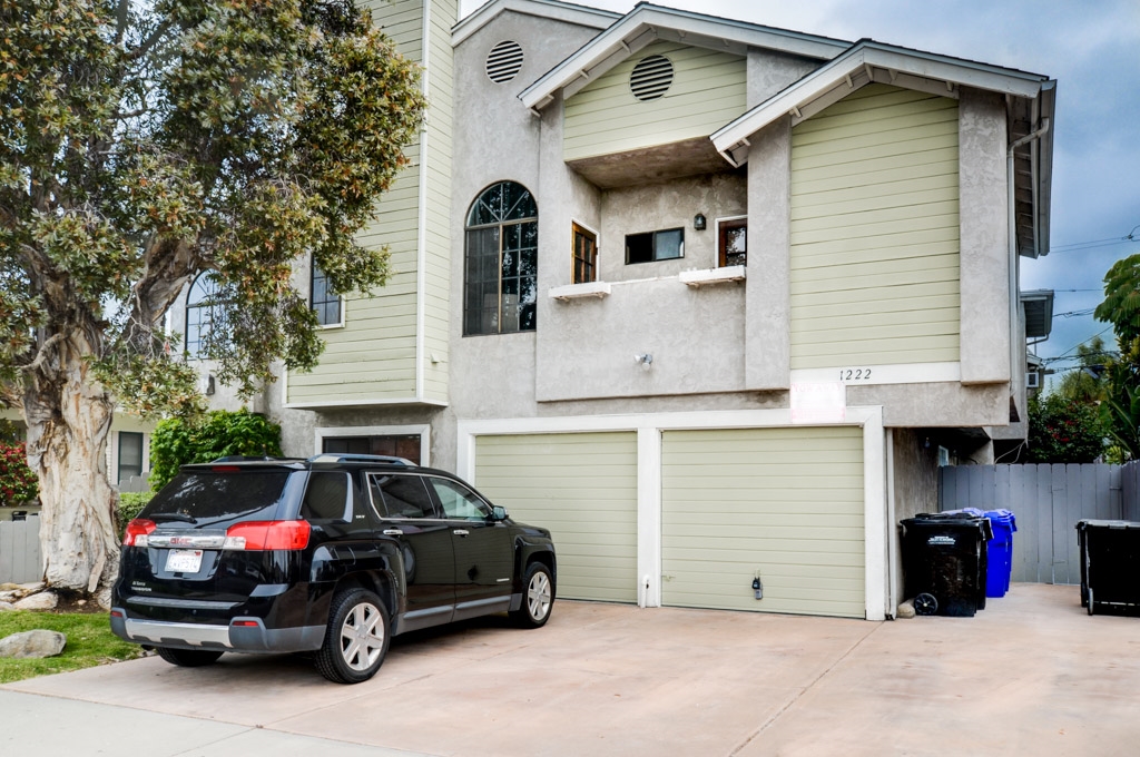Main Photo: HILLCREST Townhome for sale : 2 bedrooms : 1222 Essex Street #2 in San Diego