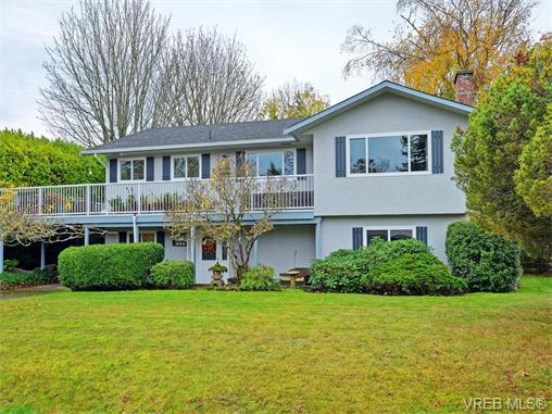 Main Photo: 303 Daniel Place in VICTORIA: Co Lagoon Single Family Detached for sale (Colwood) : MLS® # 371835