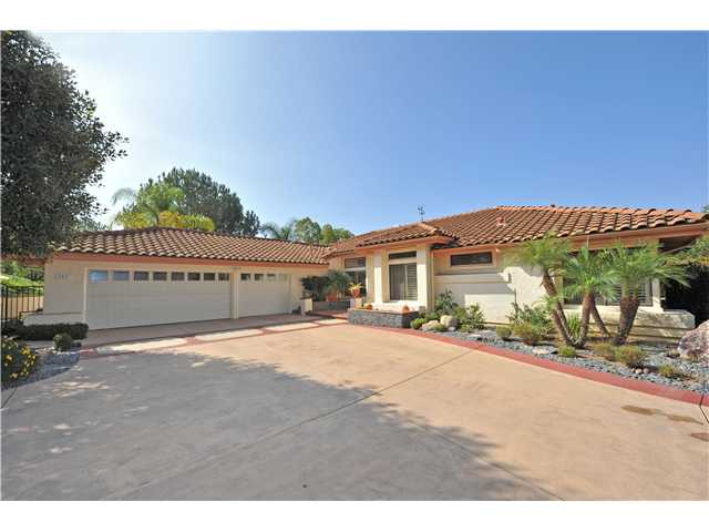 Main Photo: SOUTH ESCONDIDO House for sale : 3 bedrooms : 2836 Cantegra Glen in Escondido