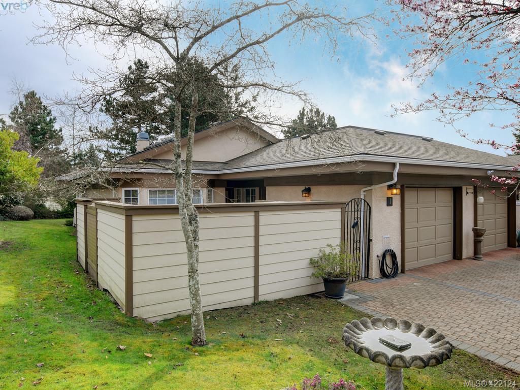 FEATURED LISTING: 1 - 901 Kentwood Lane VICTORIA
