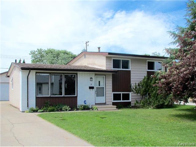 Main Photo: 9 Peterboro Bay in Winnipeg: Windsor Park Residential for sale (2G) : MLS®# 1717327