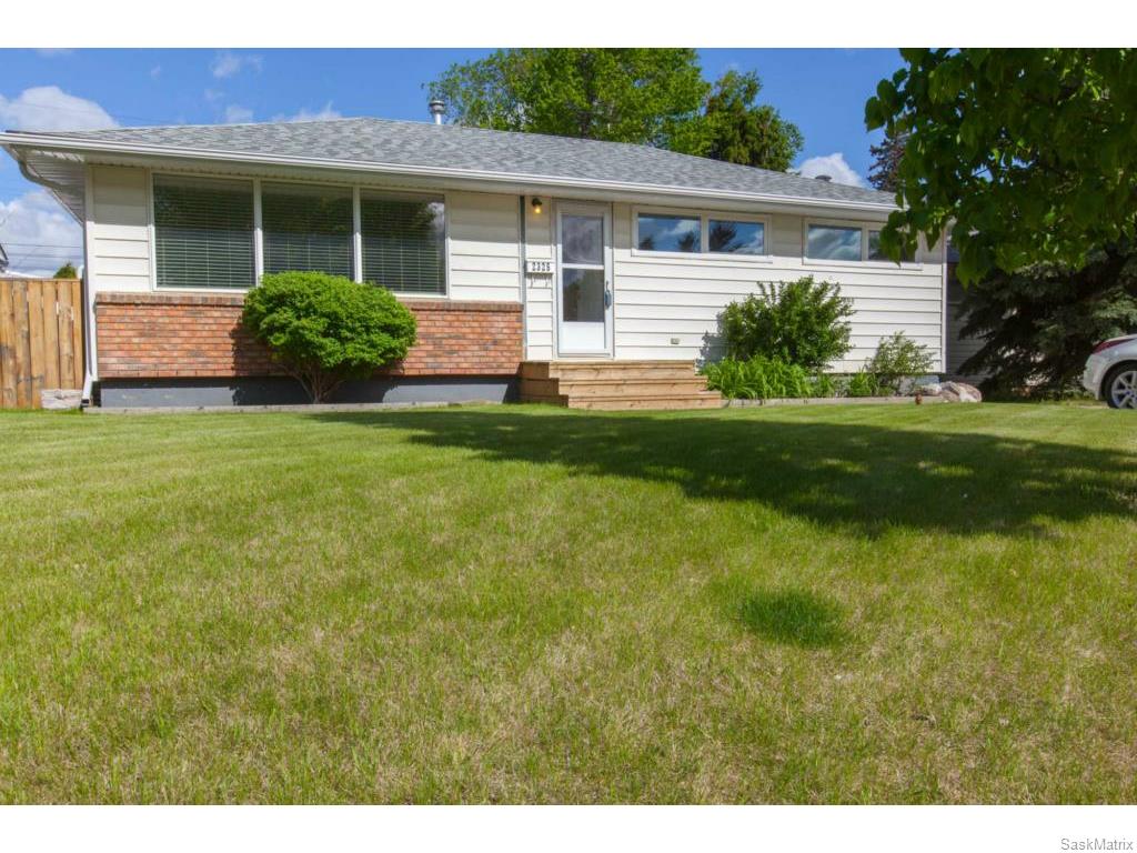 Main Photo: 2325 Dufferin Avenue in Saskatoon: Queen Elizabeth Residential for sale : MLS®# SK611582
