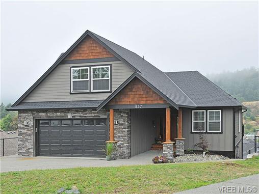 2010 Custom, level entry, bonus room up. suite, media rm down