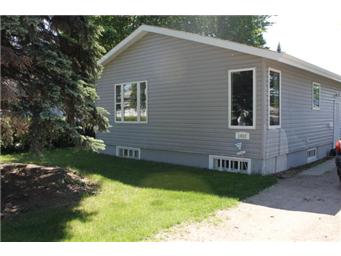 FEATURED LISTING: 1402 Louise Avenue Saskatoon