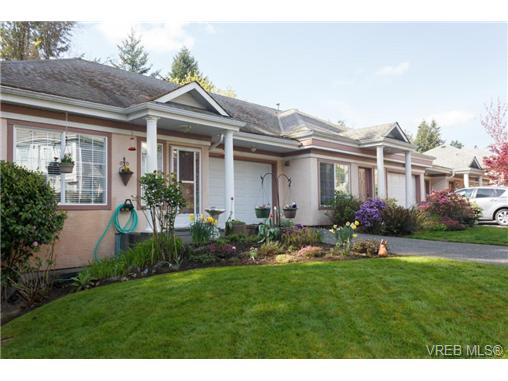 Main Photo: 4 14 Erskine Lane in VICTORIA: VR Hospital Townhouse for sale (View Royal) : MLS(r) # 349301