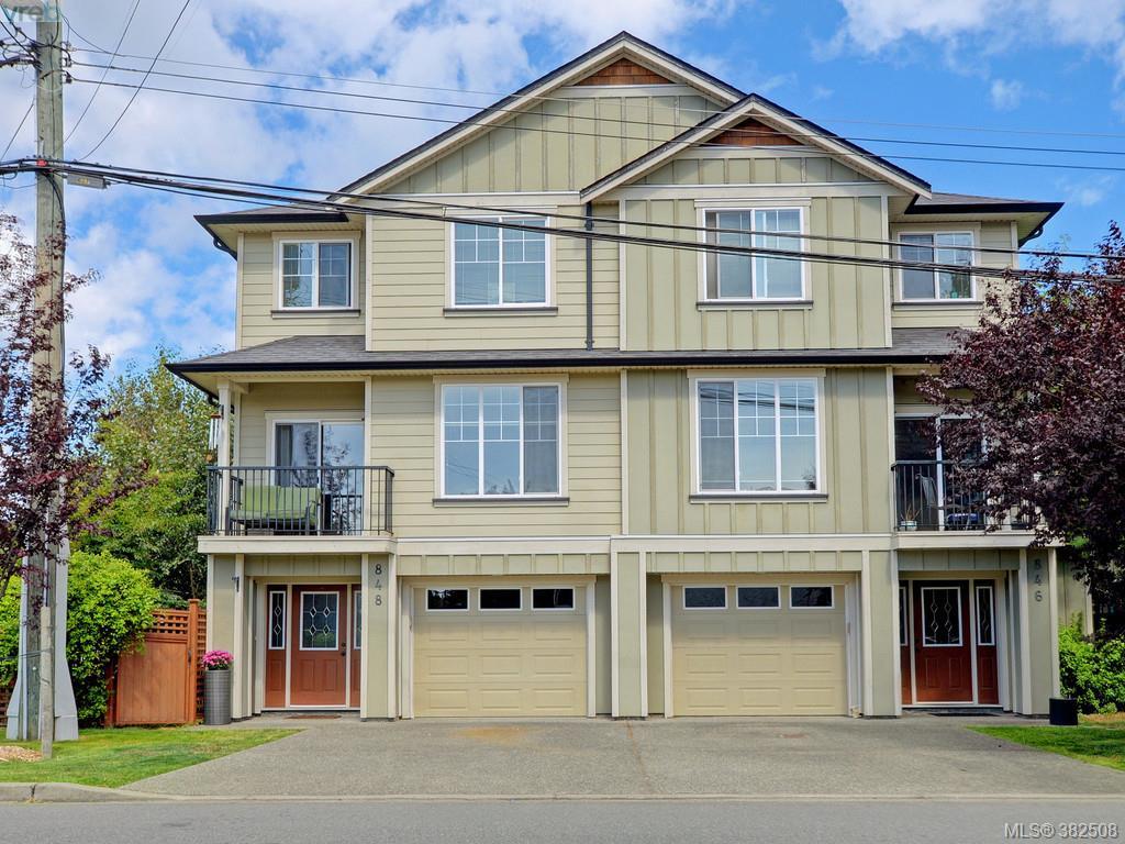 Main Photo: 848 Arncote Avenue in VICTORIA: La Langford Proper Townhouse for sale (Langford) : MLS®# 382508