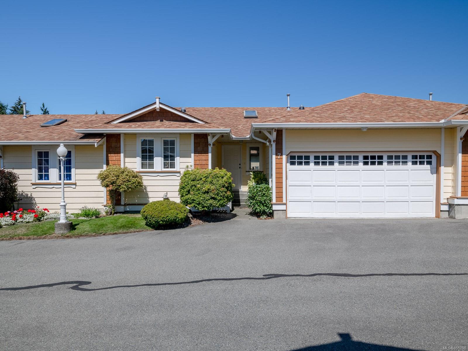 FEATURED LISTING: 7 - 9933 Chemainus Rd