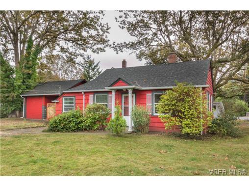 Main Photo: 4131 Tuxedo Drive in VICTORIA: SE Lake Hill Single Family Detached for sale (Saanich East) : MLS(r) # 345487
