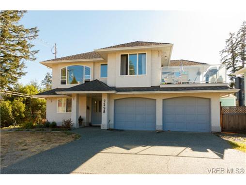 FEATURED LISTING: 2598 Buckler Ave VICTORIA