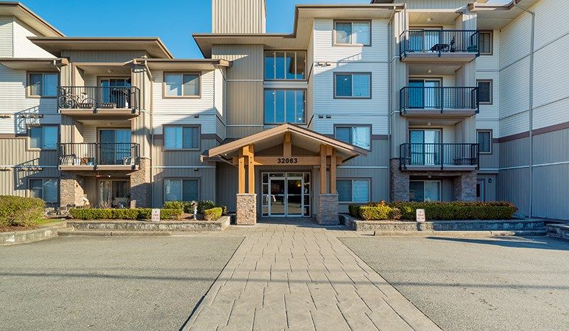 Main Photo: 109 32063 MT WADDINGTON AVENUE in Abbotsford: Abbotsford West Condo for sale : MLS®# R2249050