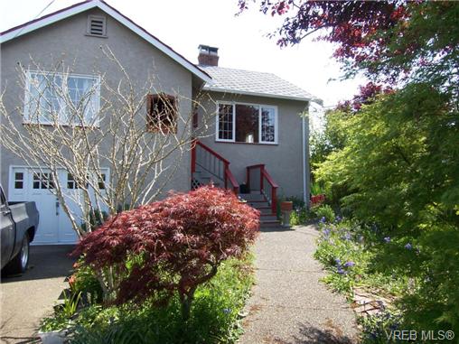 Main Photo: 3301 Kingsley Street in VICTORIA: SE Mt Tolmie Single Family Detached for sale (Saanich East) : MLS®# 350345