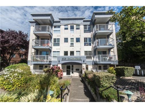 Main Photo: 104 1028 Balmoral Road in VICTORIA: Vi Central Park Condo Apartment for sale (Victoria) : MLS®# 370038
