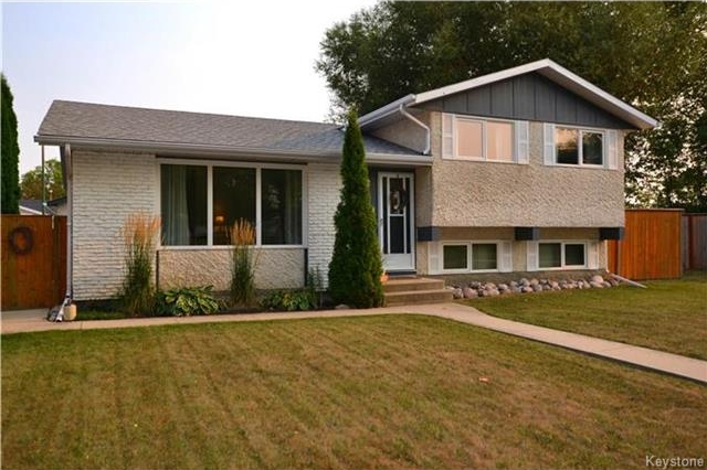 Main Photo: 26 Dells Crescent in Winnipeg: Meadowood Residential for sale (2E) : MLS®# 1724391