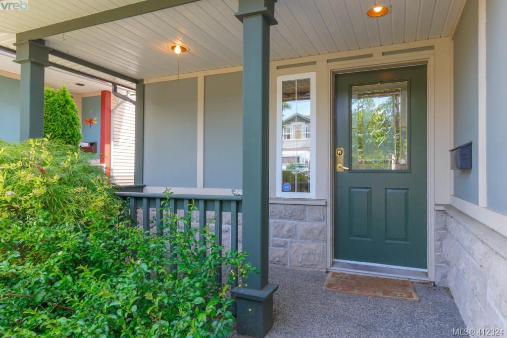 FEATURED LISTING: 2707 Windman Lane VICTORIA