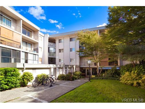 Main Photo: 10 3225 Eldon Place in VICTORIA: SW Rudd Park Condo Apartment for sale (Saanich West) : MLS® # 358916