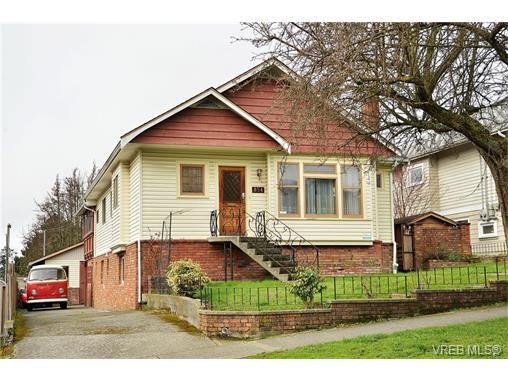 Main Photo: 854 Phoenix Street in VICTORIA: Es Old Esquimalt Single Family Detached for sale (Esquimalt) : MLS® # 375379