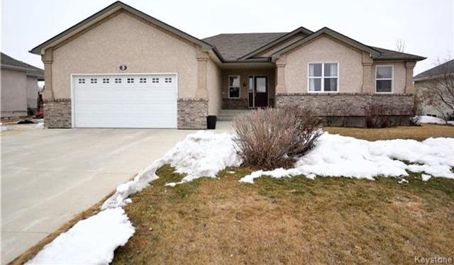 Main Photo: 3 Tyler Bay: Oakbank Residential for sale (R04) : MLS®# 1808089