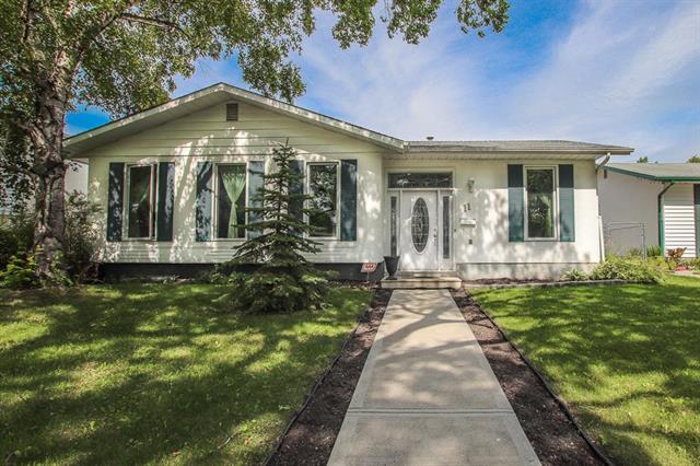 FEATURED LISTING: 11 Roselawn Bay Winnipeg