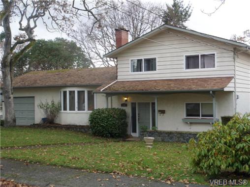 FEATURED LISTING: 1162 Lugrin Pl VICTORIA