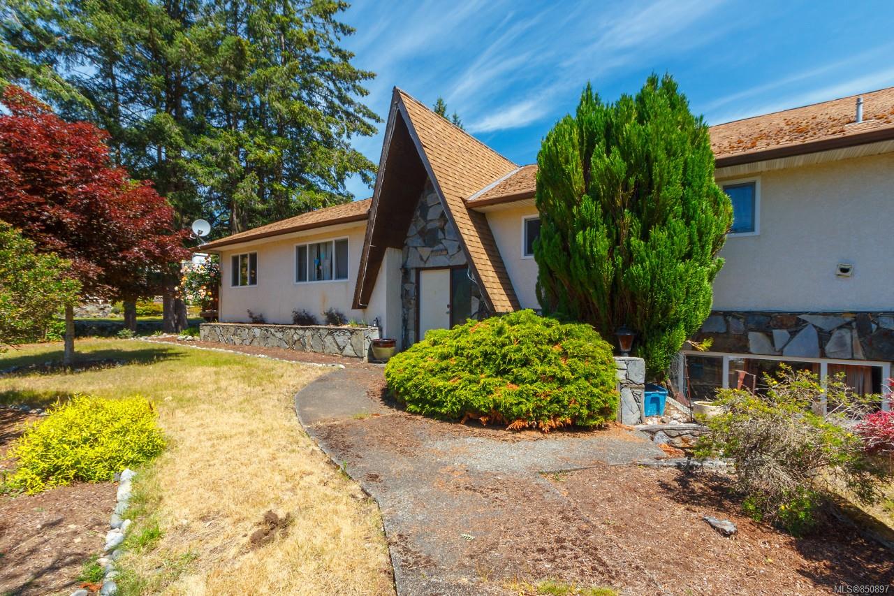 FEATURED LISTING: 4781 Cordova Bay Rd