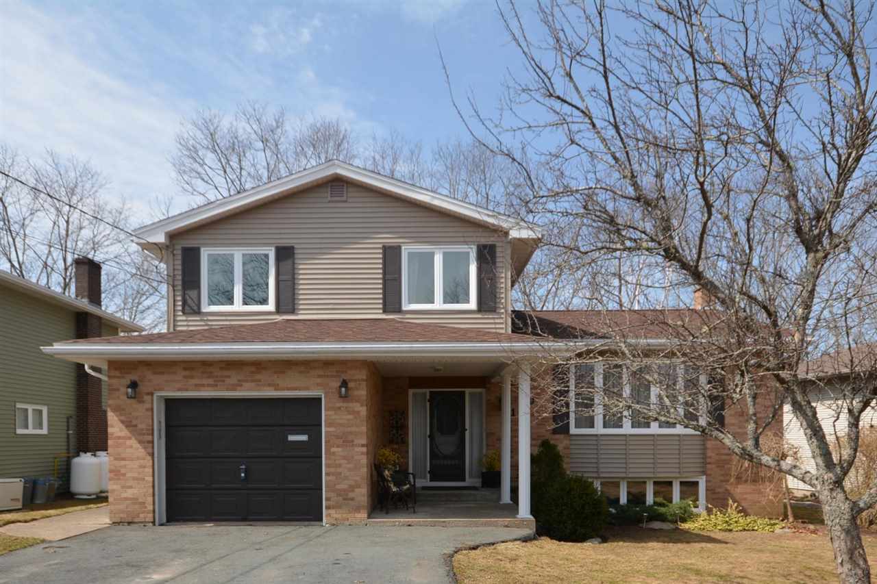 Main Photo: 160 Rockmanor Drive in Bedford: 20-Bedford Residential for sale (Halifax-Dartmouth) : MLS®# 201703058