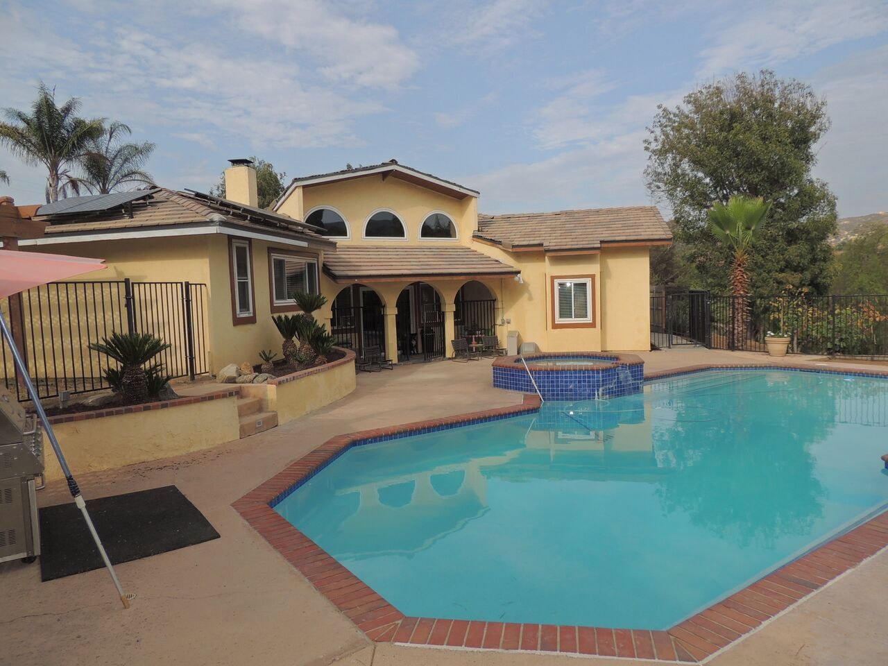 FEATURED LISTING: 4994 Dehesa Rd El Cajon