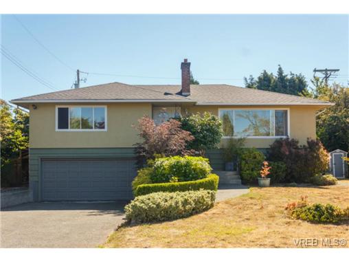 Main Photo: 2947 Oriole Street in VICTORIA: SE Camosun Single Family Detached for sale (Saanich East) : MLS®# 368545