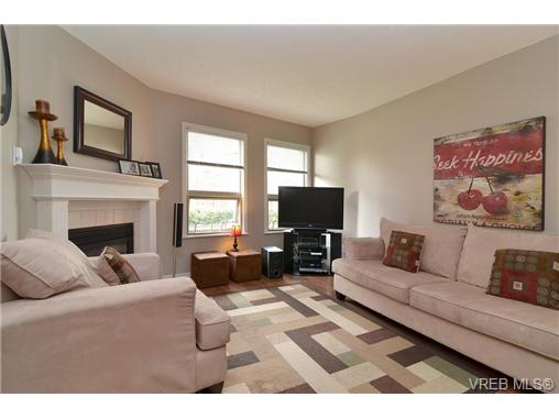 Main Photo: 3 930 North Park Street in VICTORIA: Vi Central Park Townhouse for sale (Victoria) : MLS®# 336708
