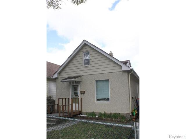 Main Photo: 735 Alverstone Street in Winnipeg: West End / Wolseley Residential for sale (West Winnipeg) : MLS®# 1612438