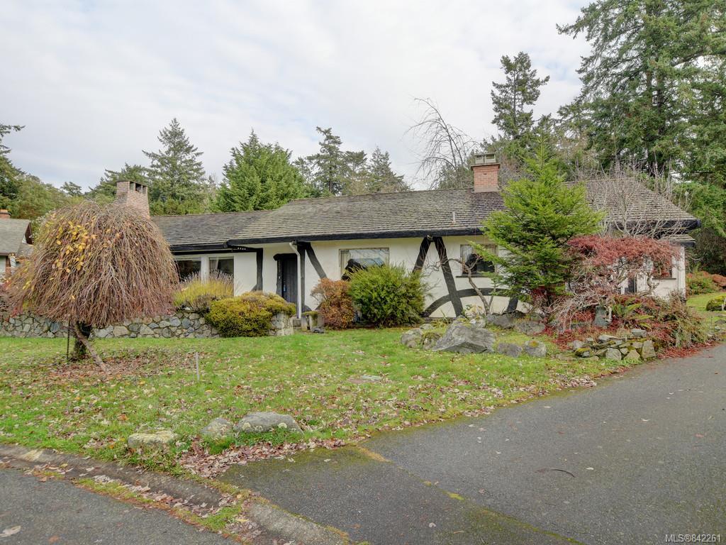 FEATURED LISTING: 3959 Burchett Pl Saanich