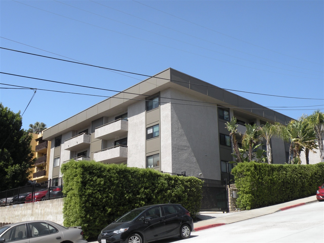 Main Photo: MISSION HILLS Condo for sale : 1 bedrooms : in San Diego