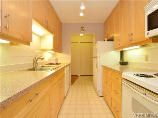 Main Photo: 404 955 Dingley Dell in VICTORIA: Es Kinsmen Park Condo Apartment for sale (Esquimalt) : MLS(r) # 357477
