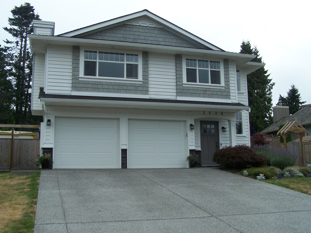 Main Photo: 2438 127B Street in South Surrey White Rock: Home for sale : MLS®# F2917927